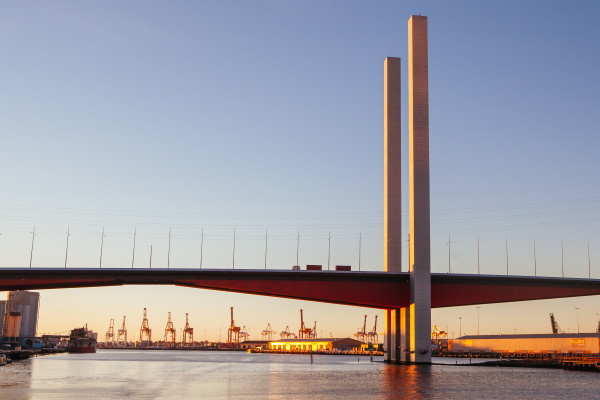 bolte bridge and skyline at dusk in melbourne 2021 08 29 03 40 32 utc